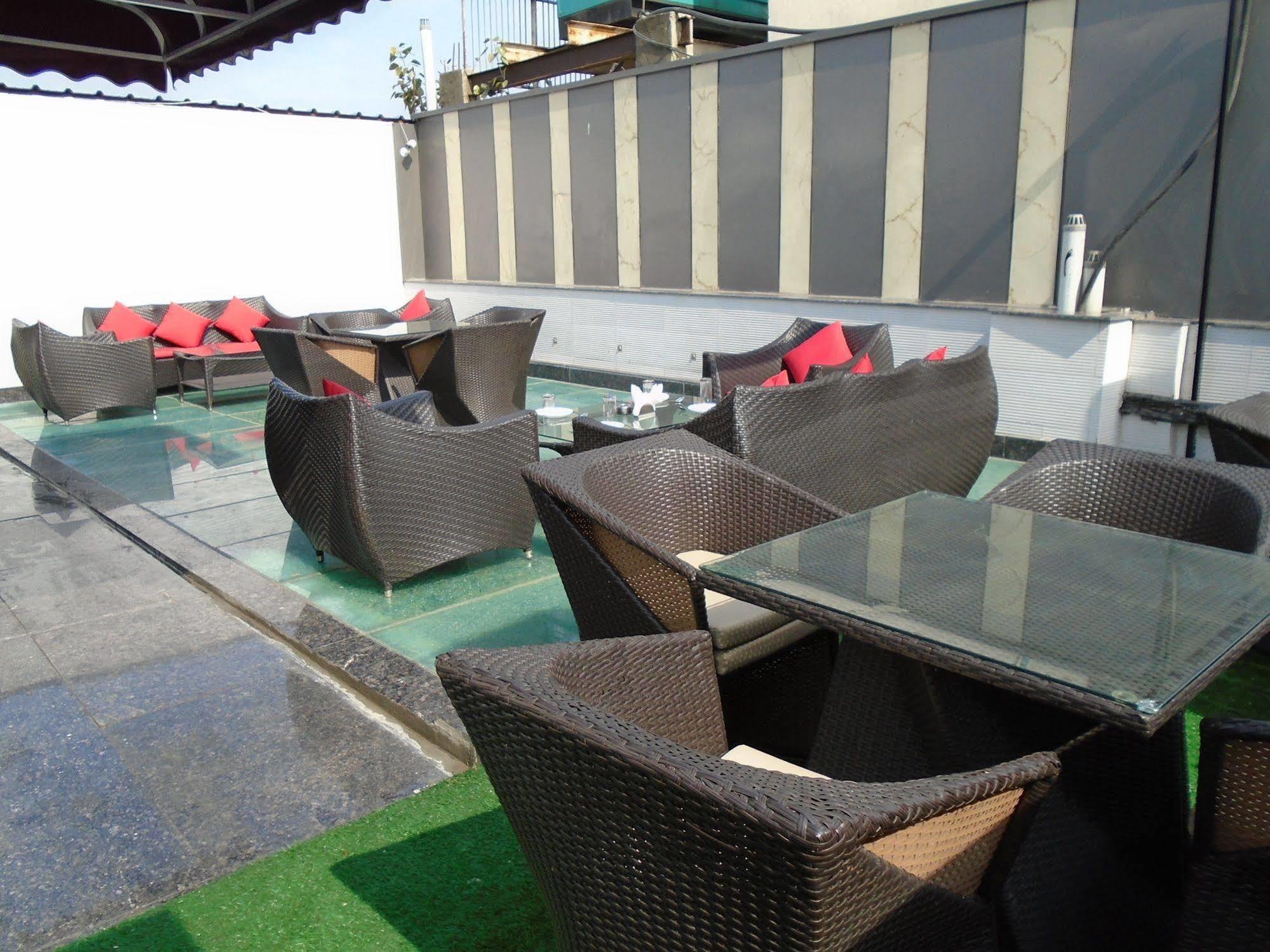 Hotel Gold Souk - Karol Bagh Deli Exterior foto