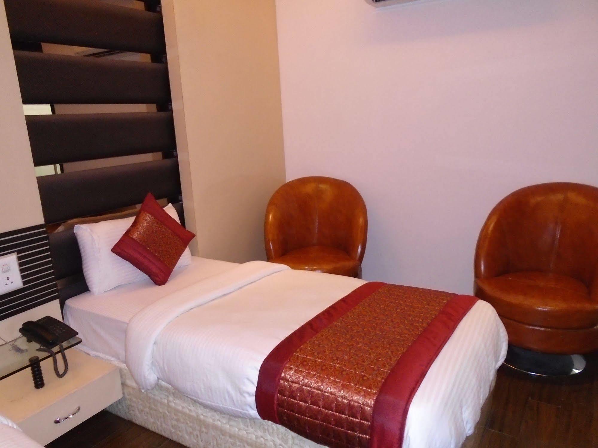 Hotel Gold Souk - Karol Bagh Deli Exterior foto