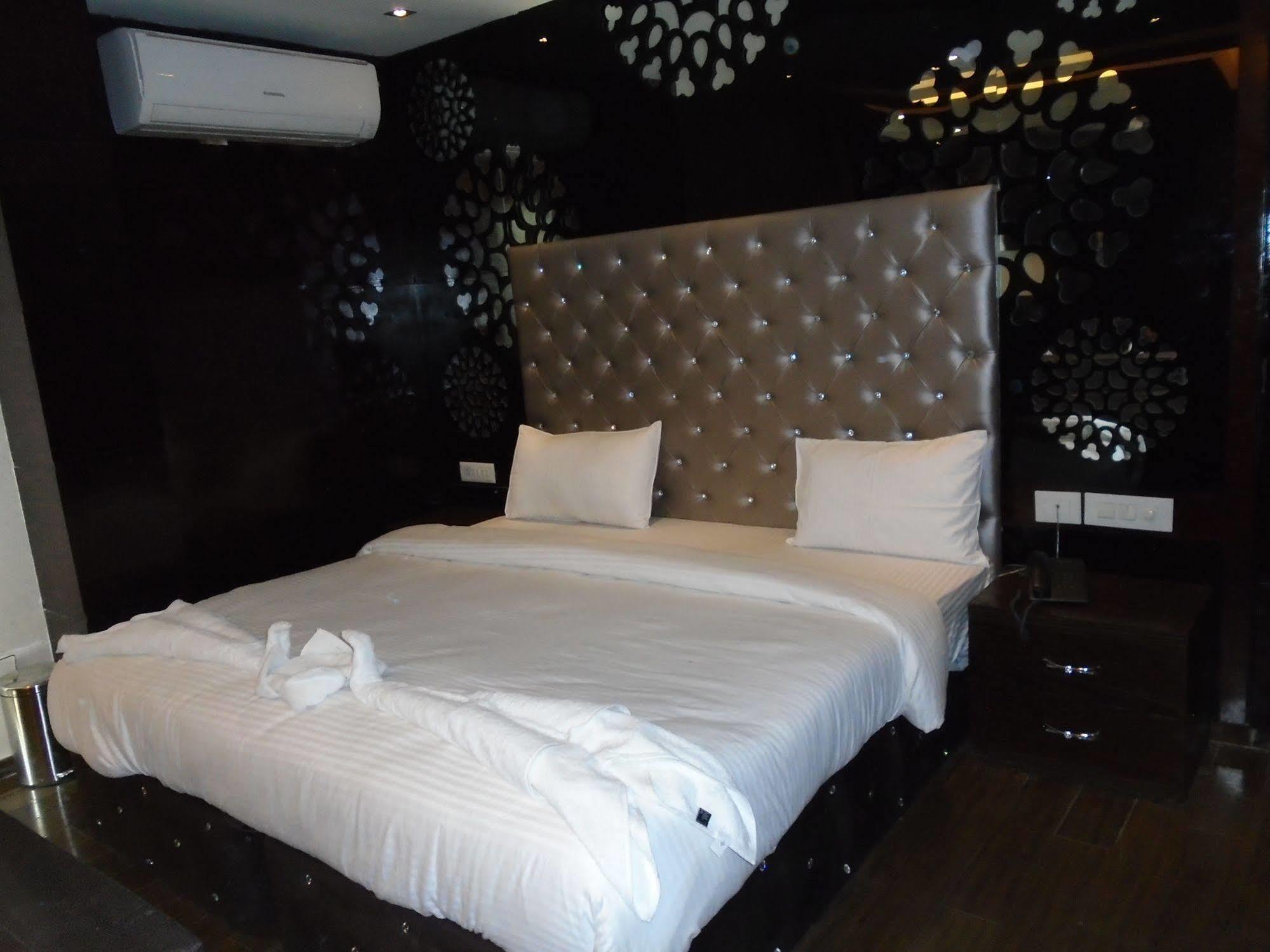 Hotel Gold Souk - Karol Bagh Deli Exterior foto